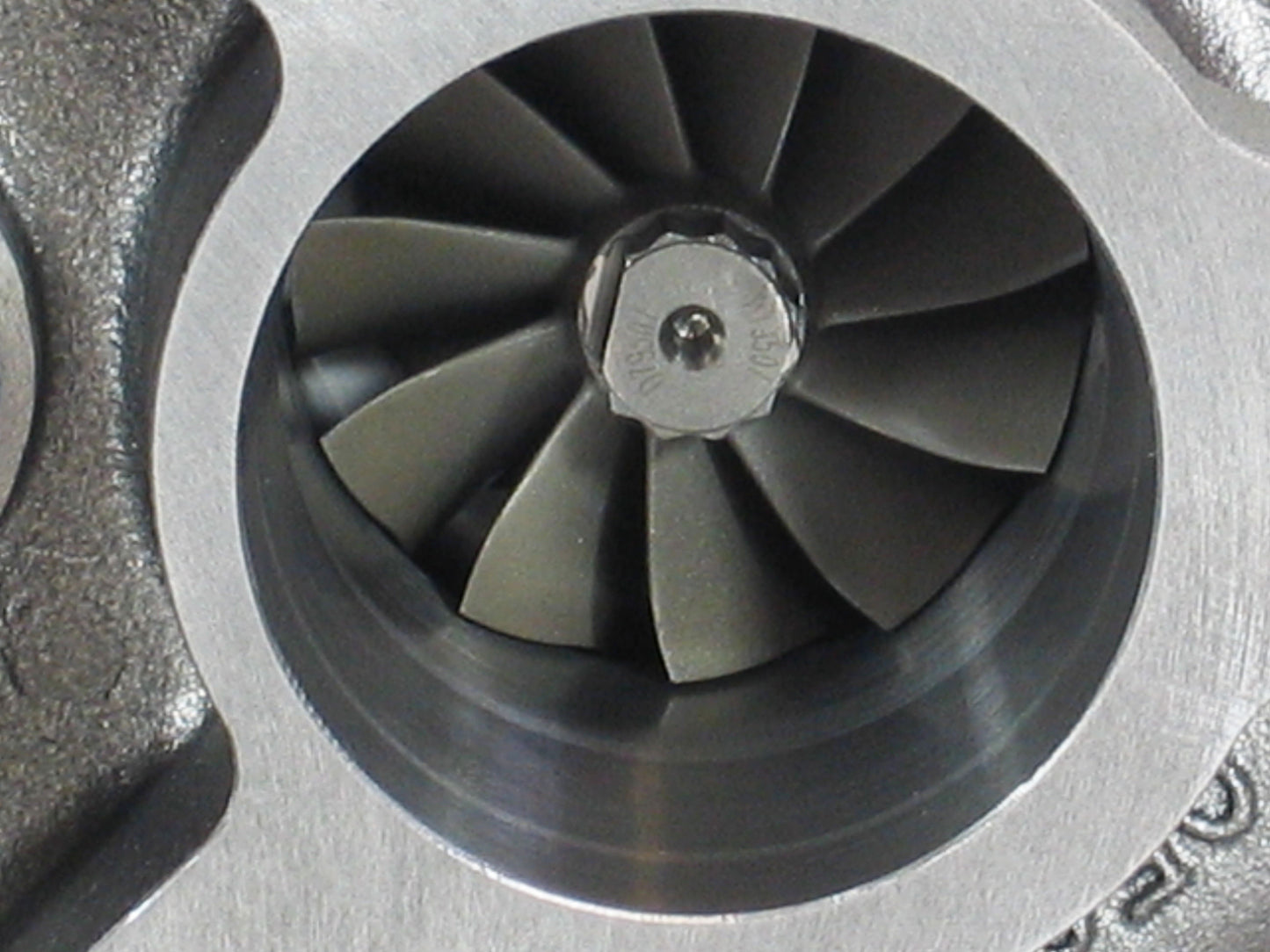 NUEVO Mitsubishi TD04L4 Turbo Kubota Tractor Movimiento de Tierra V3307 3.3L 49177-03193