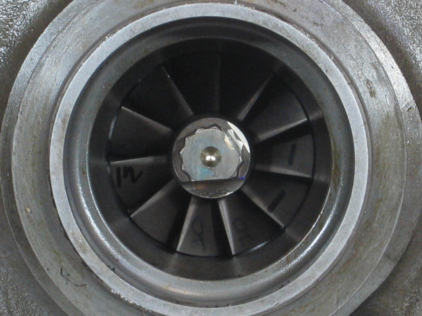 B2UV Turbo International Truck MaxxForce DT466 I326 7.6L 177533 12639880001