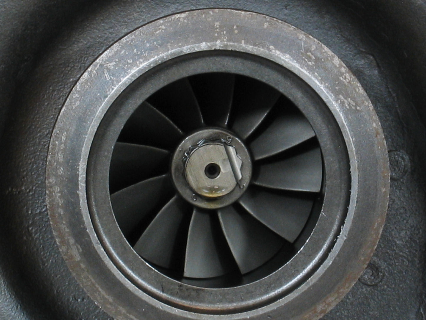 HE551V Turbocharger Volvo Freightliner Cummins ISX Diesel Engine 2881993 3768263