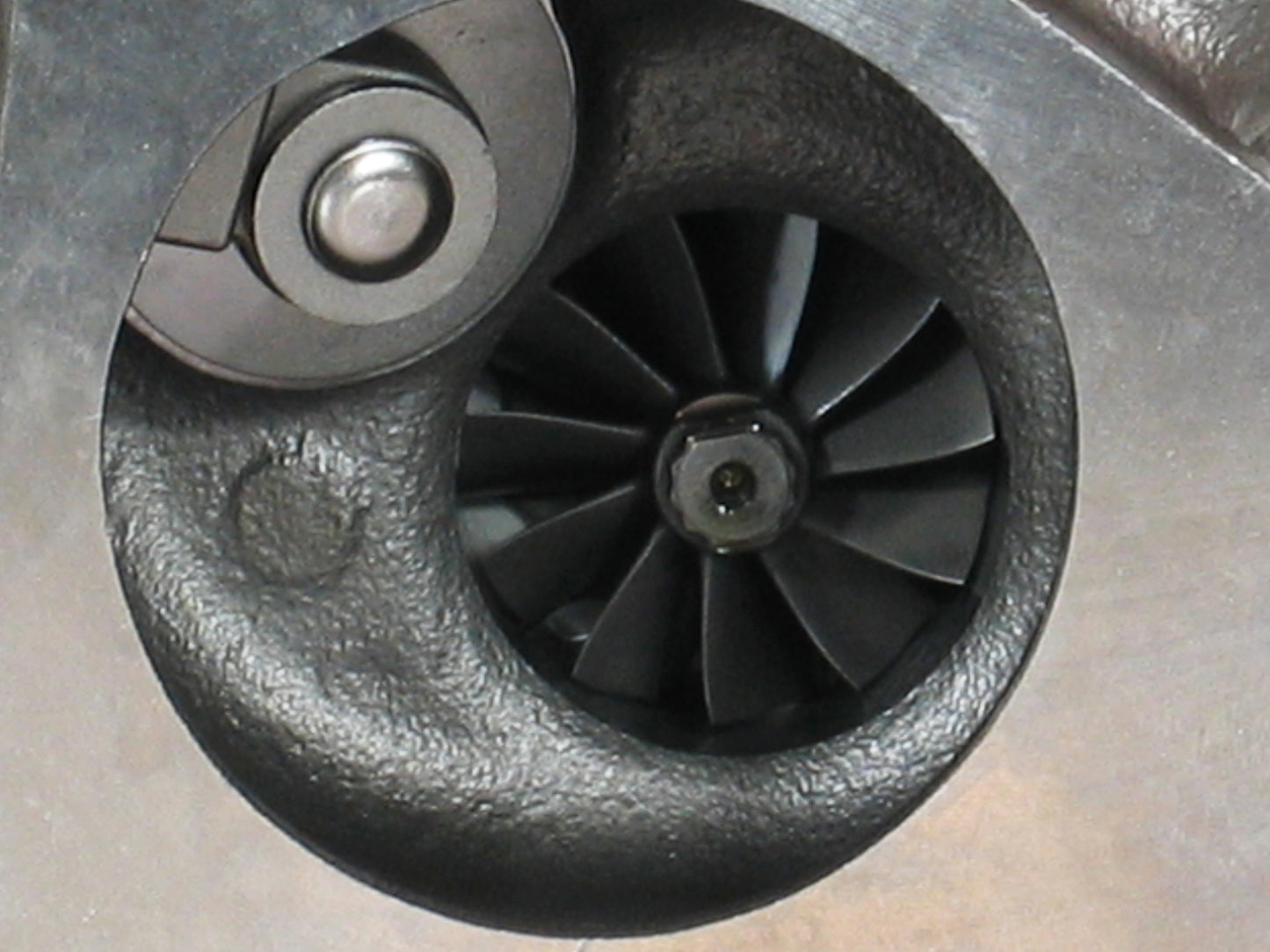 TF035HL8 Turbo Nissan Juke Pulsar MR16DDT KH3DT-W12C 1.6L Engine 49335-01801